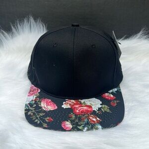 New G BY GUESS Black Floral Hat
